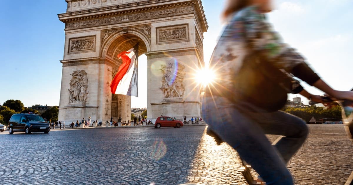 Paris: Arc de Triomphe Private guided tour + rooftop ticket