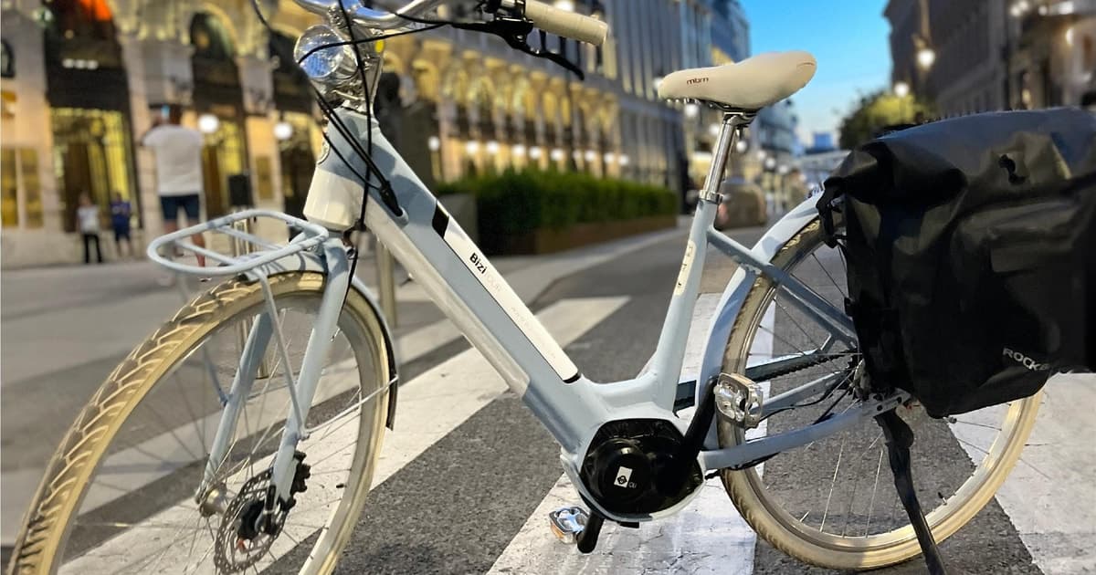 Madrid: Alquiler de Bicicletas Vintage con Mapa Turístico