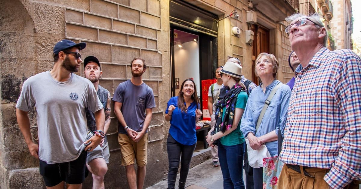 Barcelona: visita al Barrio Gótico y crucero al atardecer
