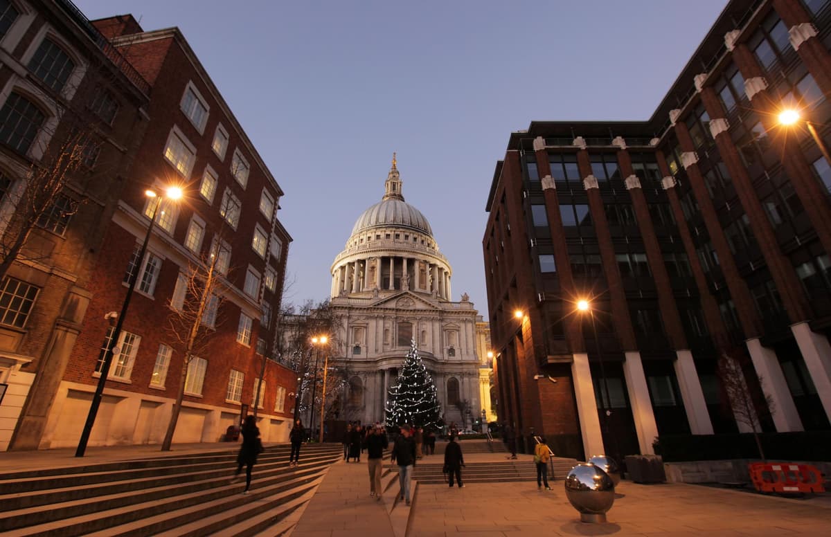 London:Open-Top Panoramic Bus Nighttime Tour with Live Guide