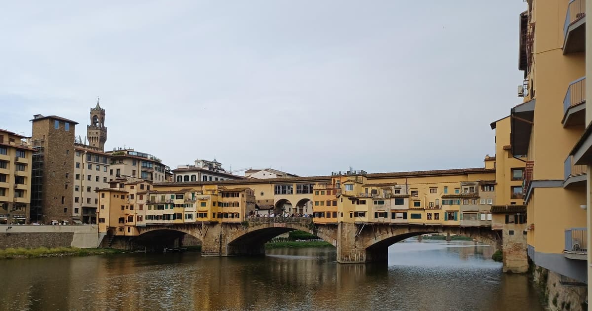 Florence: Sunset guided tour in the Oltrarno with a final aperitif