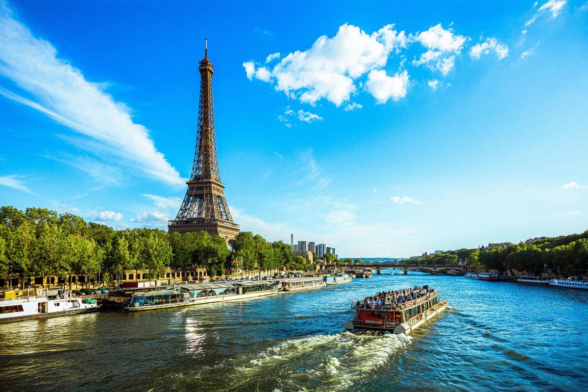 Paris: Seine River Cruise & Eiffel Tower Tour