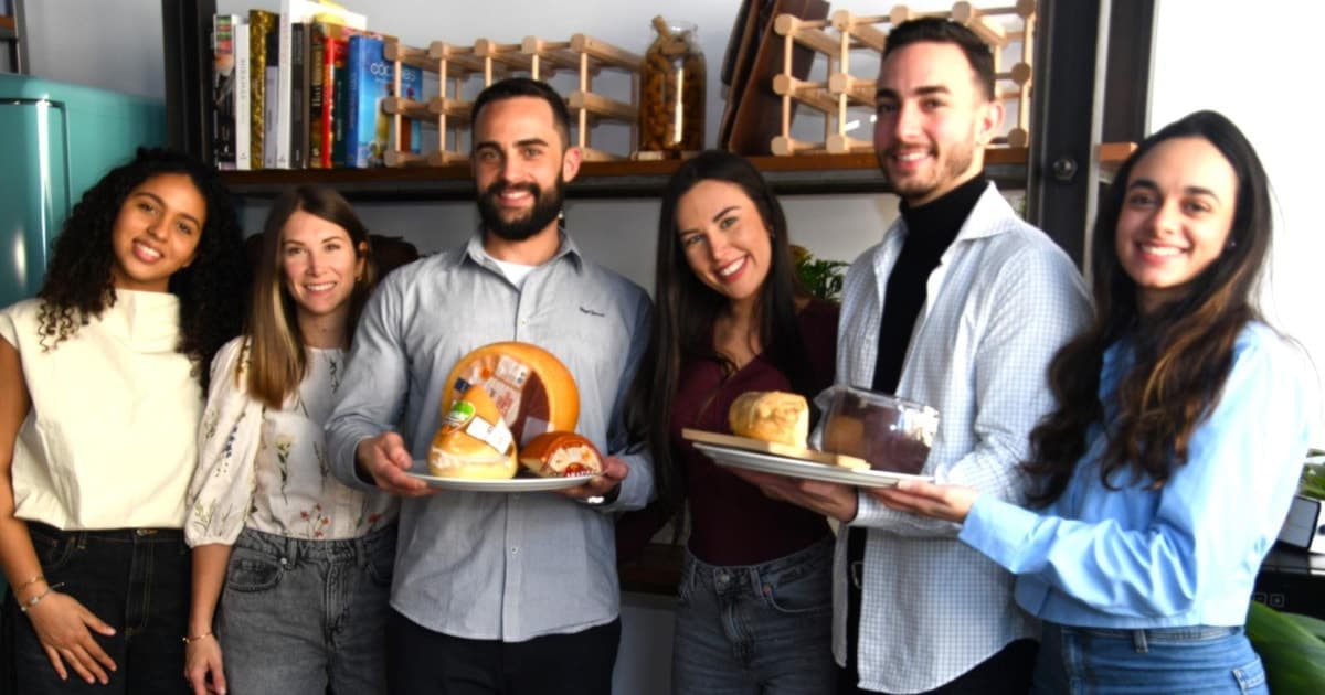 Experiencia gourmet: degustación de quesos y vinos españoles