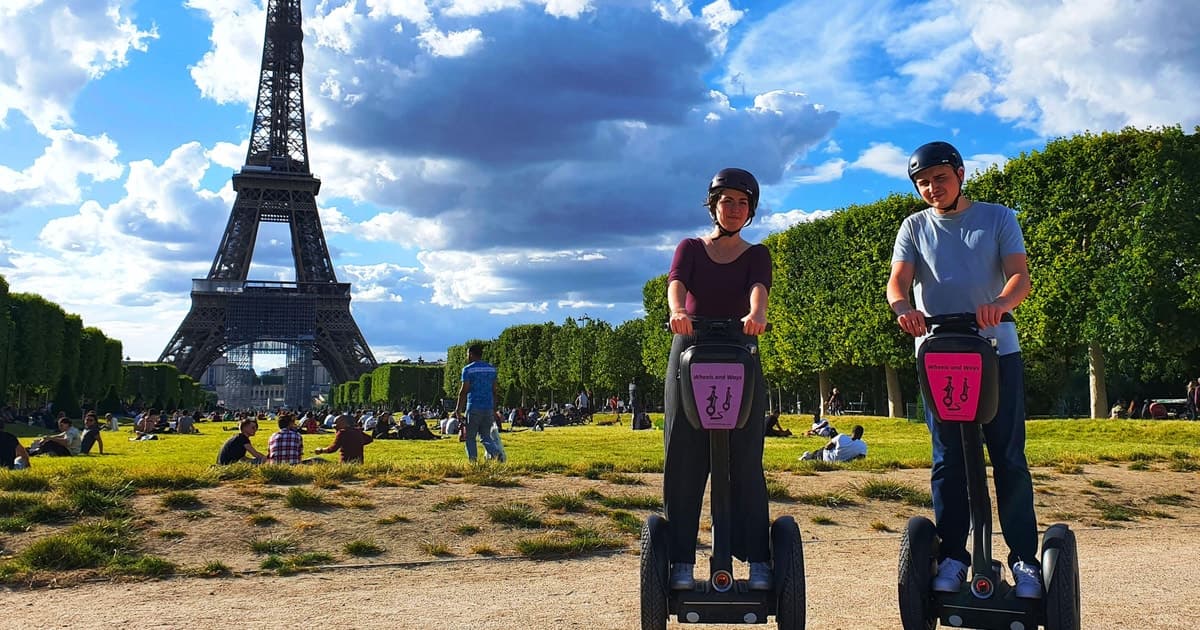 Paris: 1,5 hour Guided Segway Tour