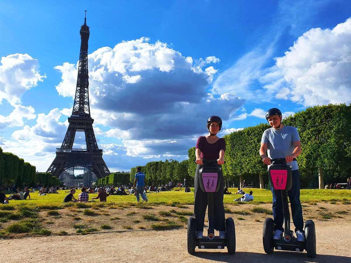 Paris: 1,5 hour Guided Segway Tour