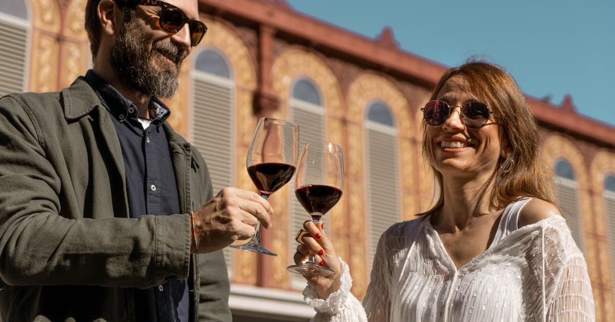 Barcelona: Sommelier Wine & Tapas Tour in Sant Antoni