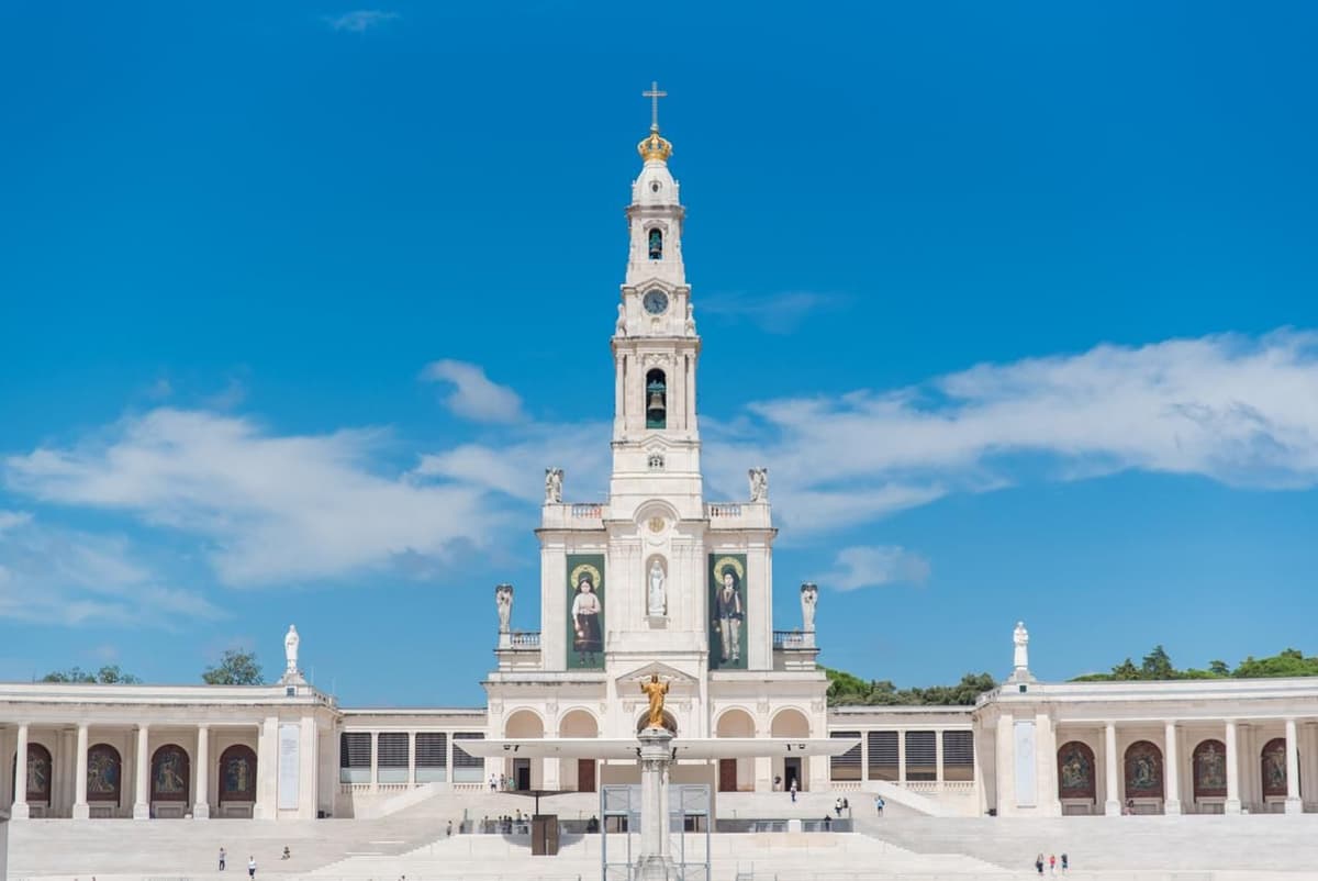 Fátima, Nazaré & Óbidos Tour - Atlantic & Faith Experience
