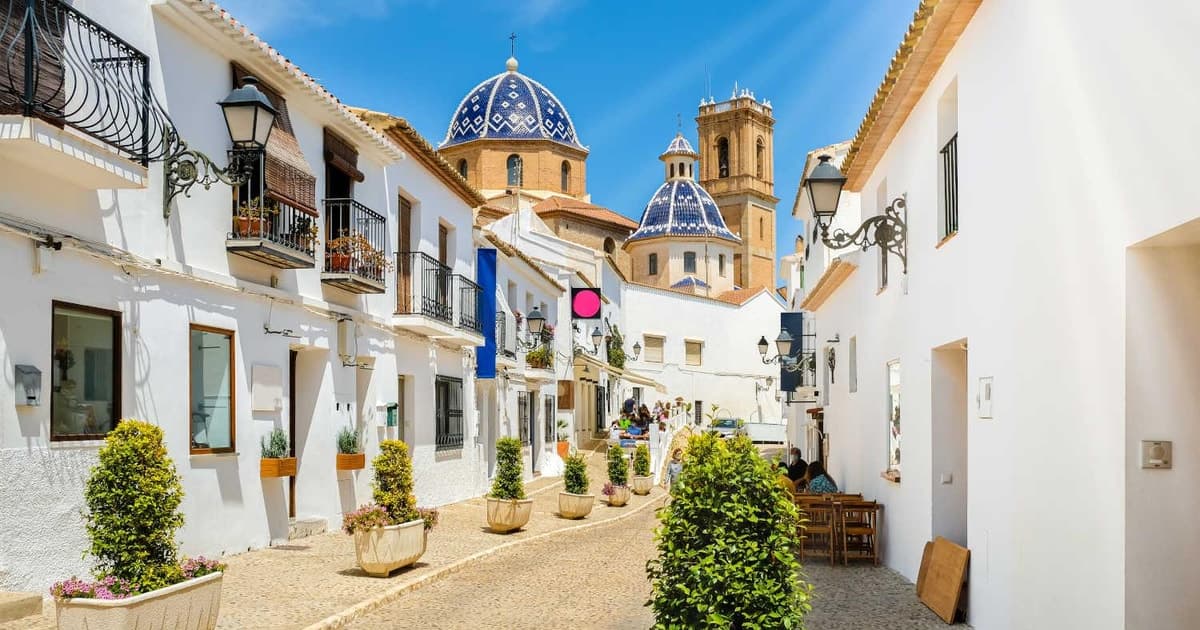Desde Valencia: Excursión a Guadalest, Altea y entrada a Cascadas del Algar