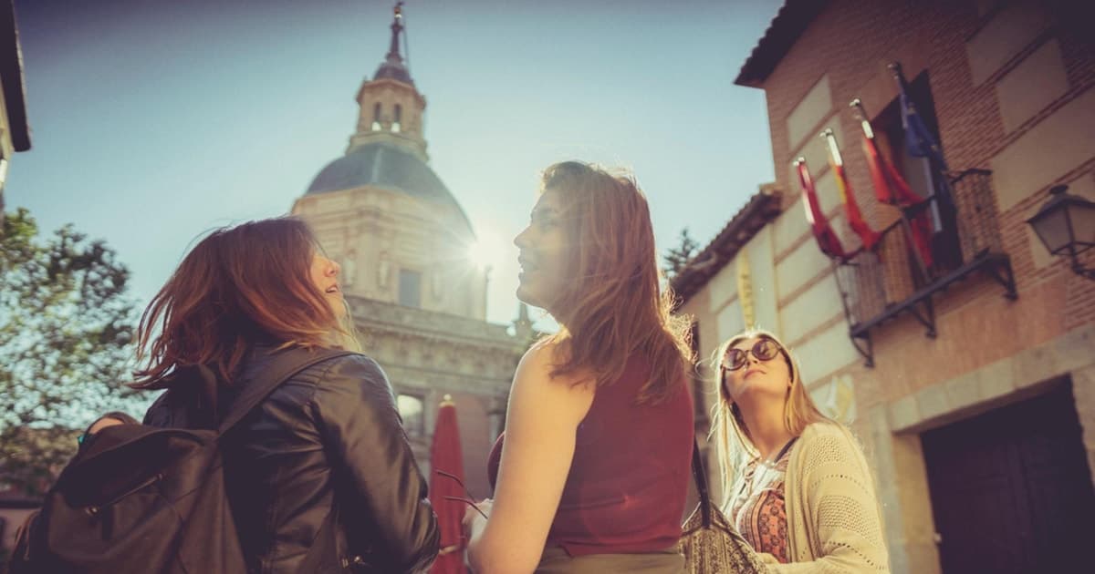 Madrid: Guided Walking Tour with Churros and Hot Chocolate
