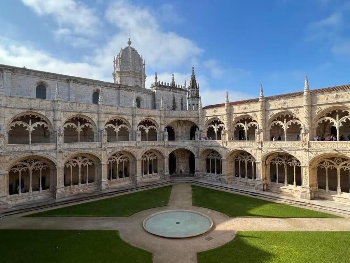 Lisbon: Tour of Belem and JerĂłnimos Monastery