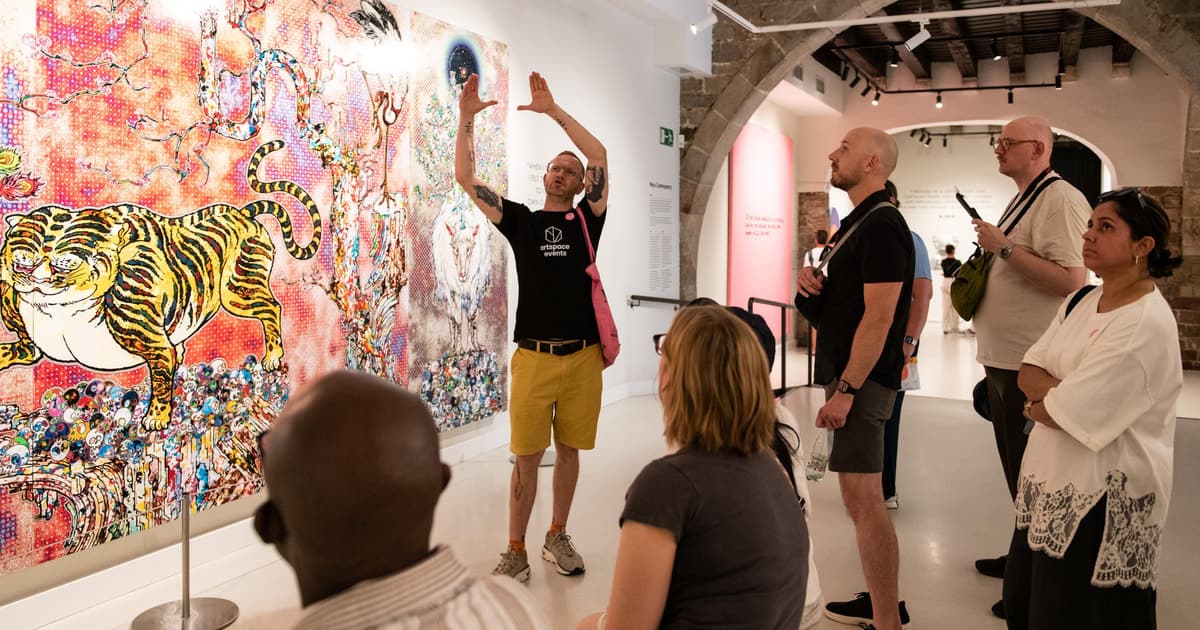 Barcelona: Street Art Tour with MOCO Museum Entry Ticket