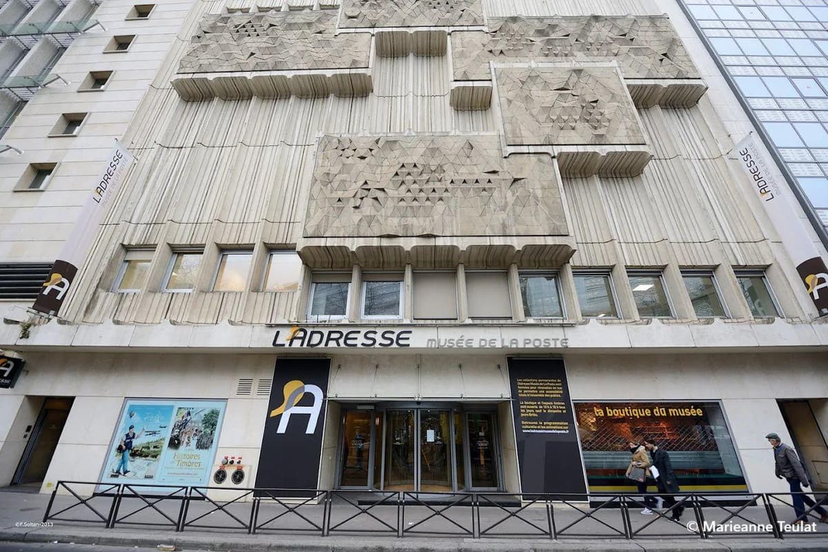 París: Entrada al Museo de la Poste y tour de la ciudad digital