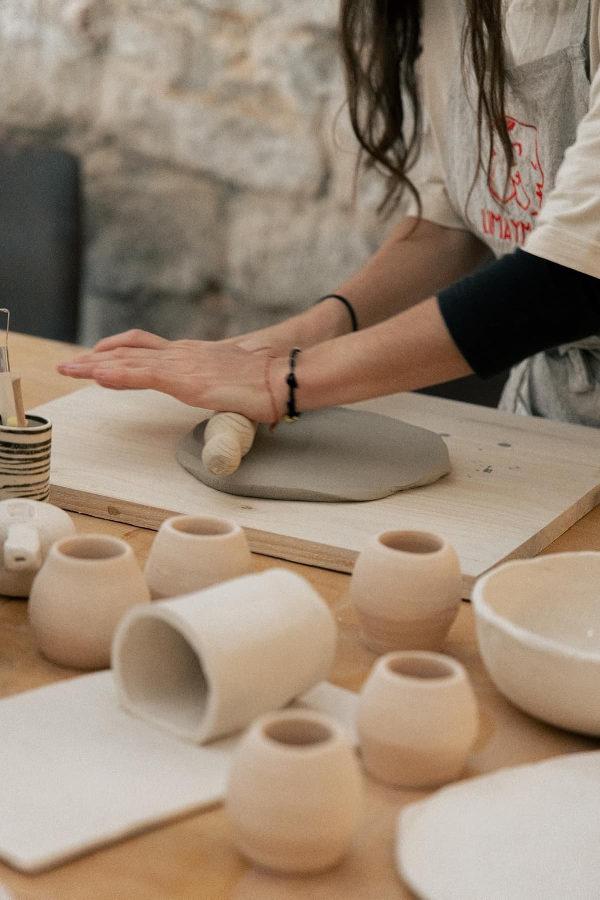 clase de cerámica en el barrio gótico de barcelona
