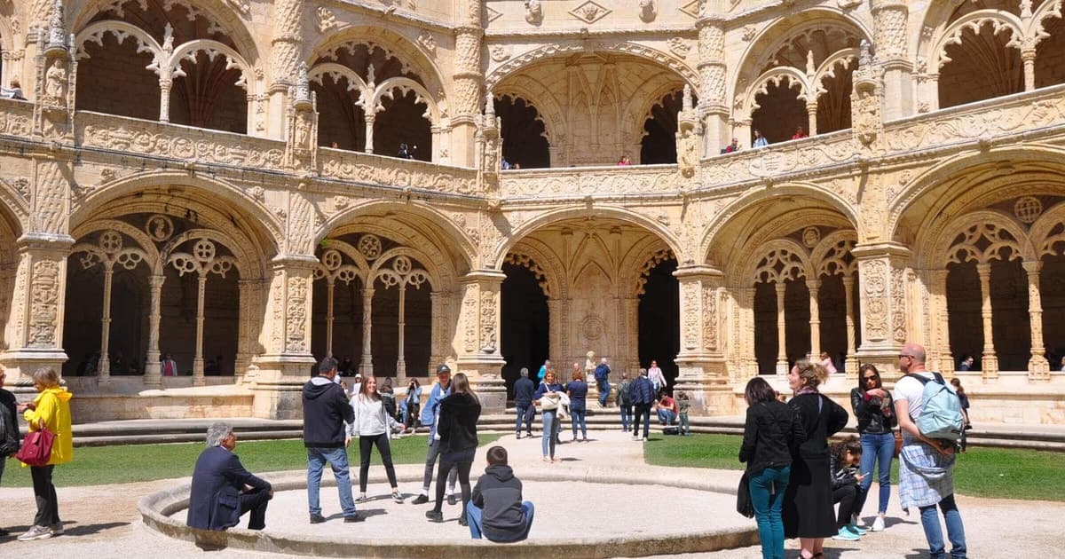Lisbon: Belém and City Highlights Tour with Pastel de Nata