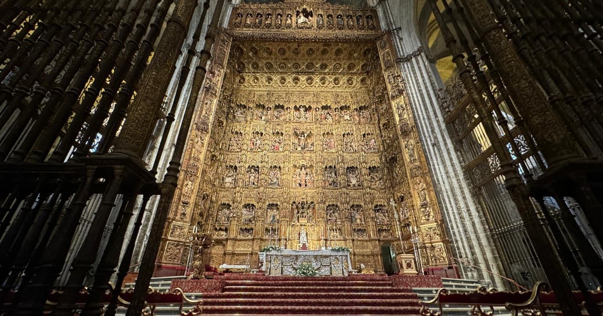 Tour 3 en 1 Sevilla: Catedral, Giralda y Barrio Santa Cruz