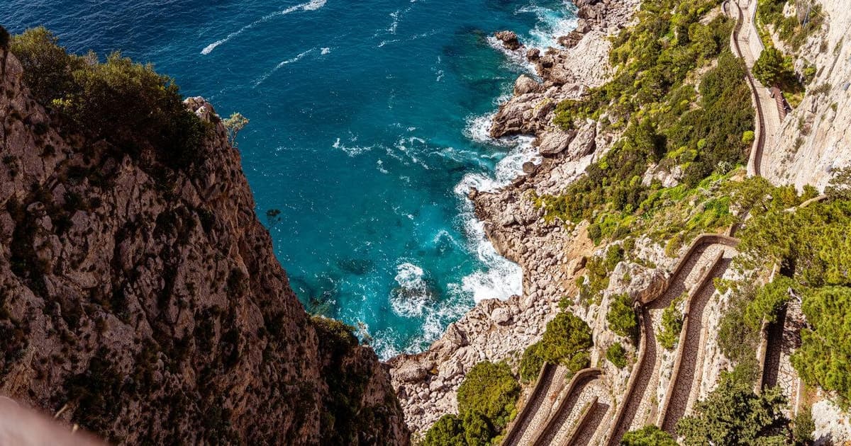 Excursión a Capri y Anacapri: Faraglioni y Grutas desde Sorrento