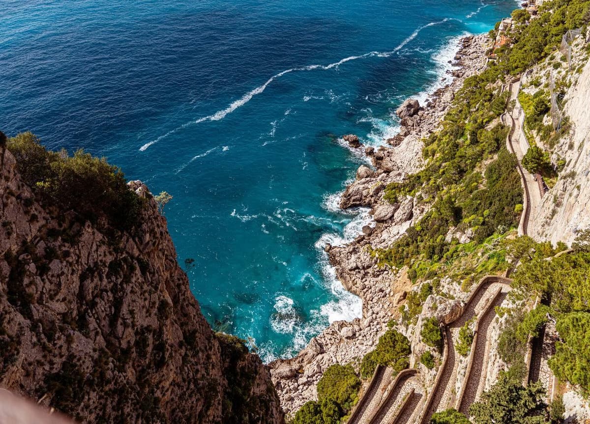 Excursión a Capri y Anacapri: Faraglioni y Grutas desde Sorrento