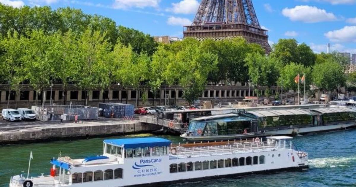 París: paseo nocturno en barco por el río Sena con «happy hour»