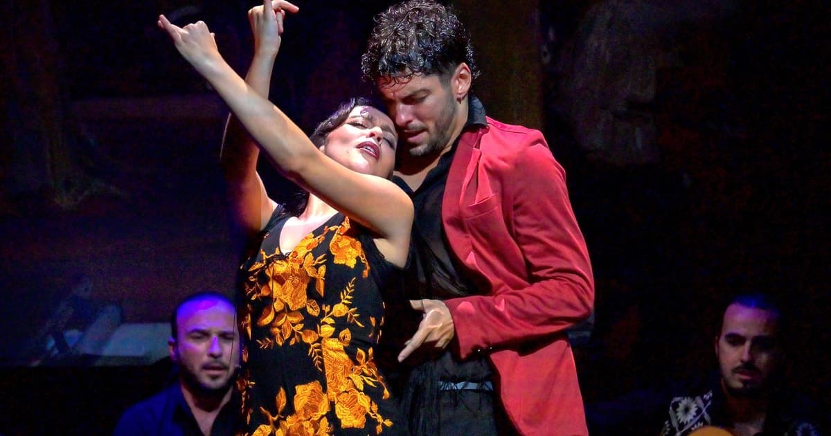 Sevilla: espectáculo de flamenco en directo en el Teatro Flamenco Triana