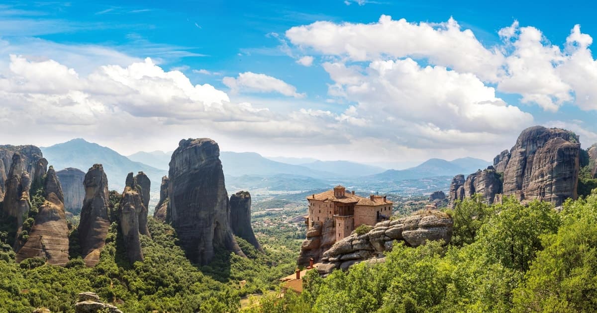 Atenas: Excursión de un día a Meteora en español con guía en directo y almuerzo