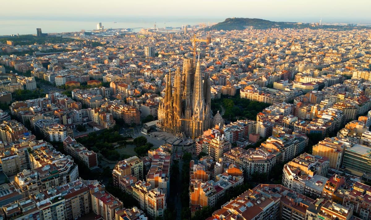 Barcelona: Sagrada Familia Skip-the-Line Guided Tour