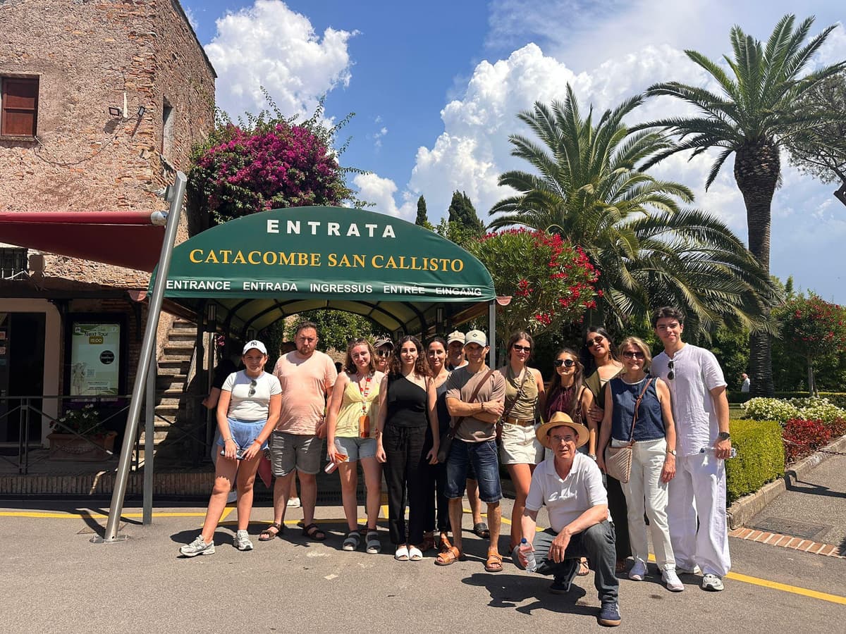 Rome: Catacombs Guided Tour with Host & Roundtrip Transfer