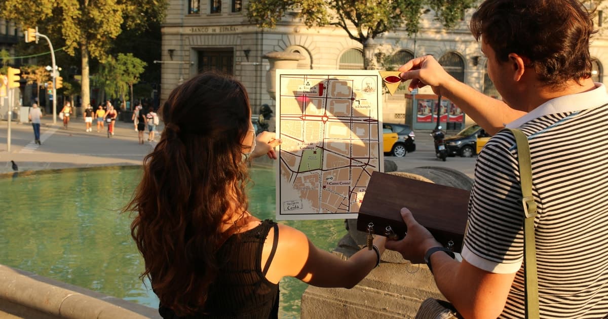 Barcelona: La búsqueda de la Piedra Serpiente. Búsqueda del tesoro por la ciudad.