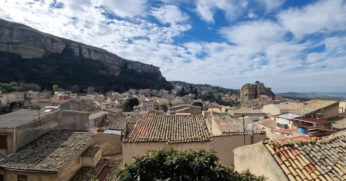 Corleone Self-Guided Tour: RT Van Transfer from Palermo