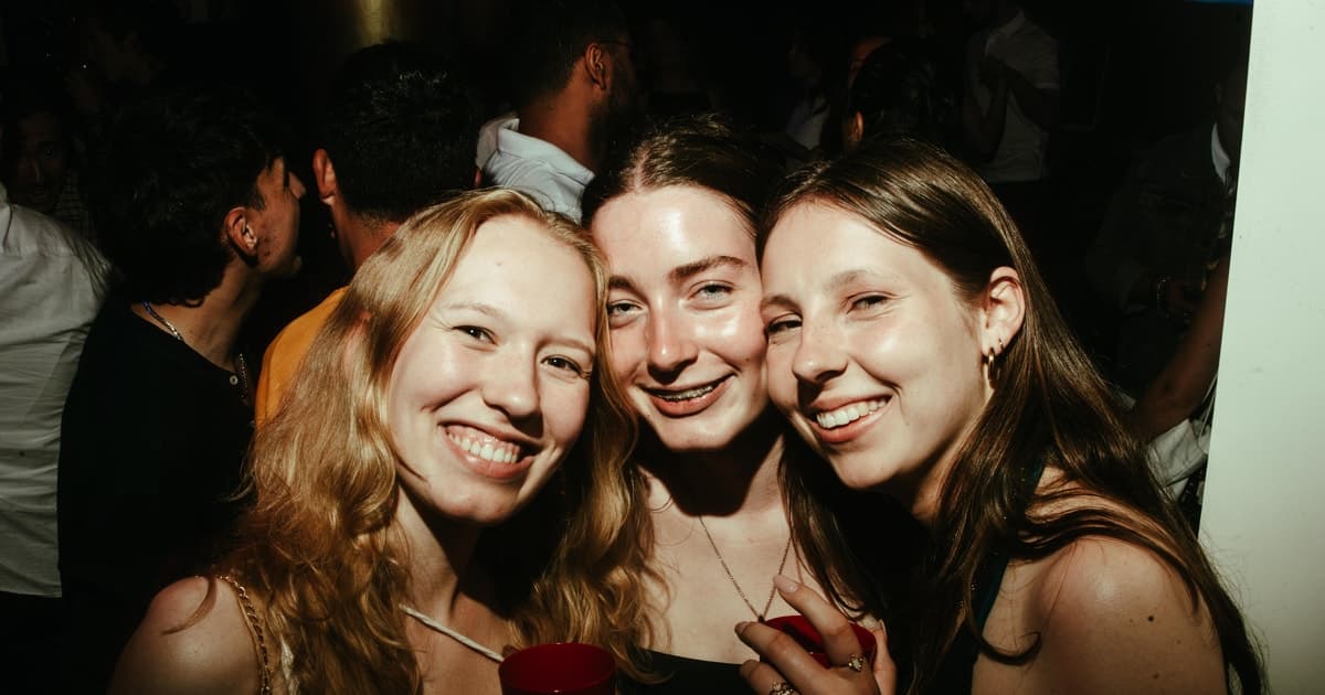 Lisbon: Karaoke and Cocktails Party in Bairro Alto
