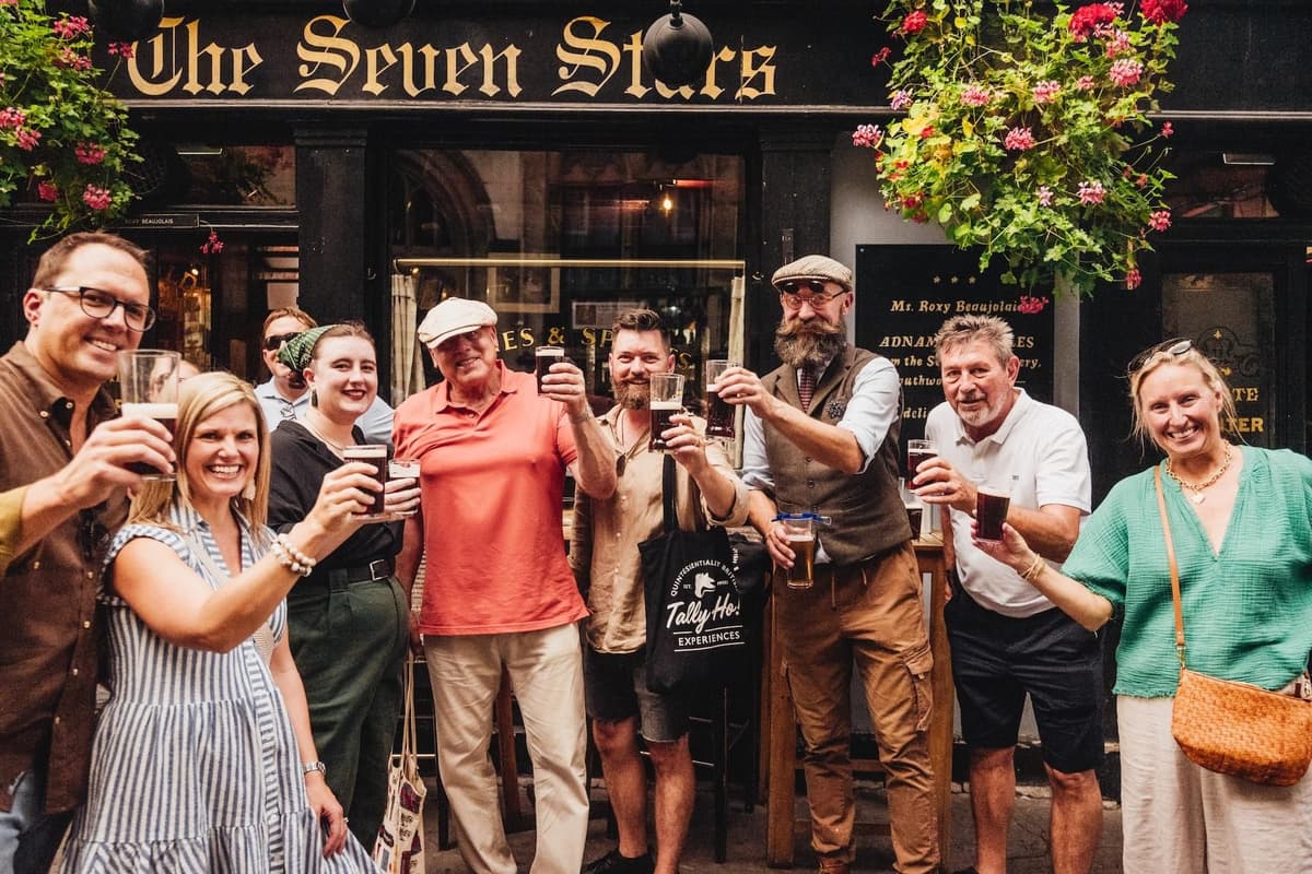 London: Private Secret London Pub Walking Tour