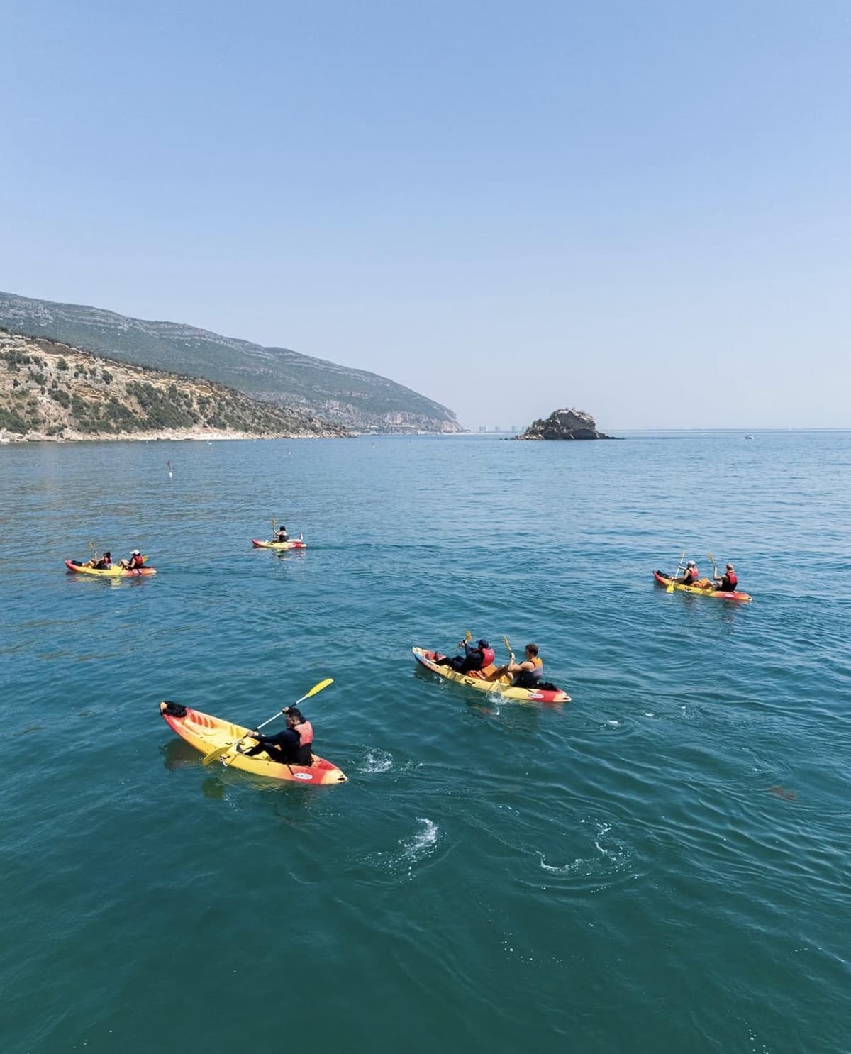 Lisbon: Arrábida Kayak Snorkeling & Sunbeds /Pick-Up Option