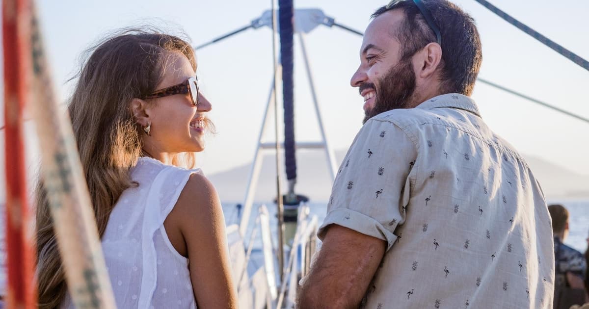 Valencia: Tour en barco catamarán a motor con opción de puesta de sol