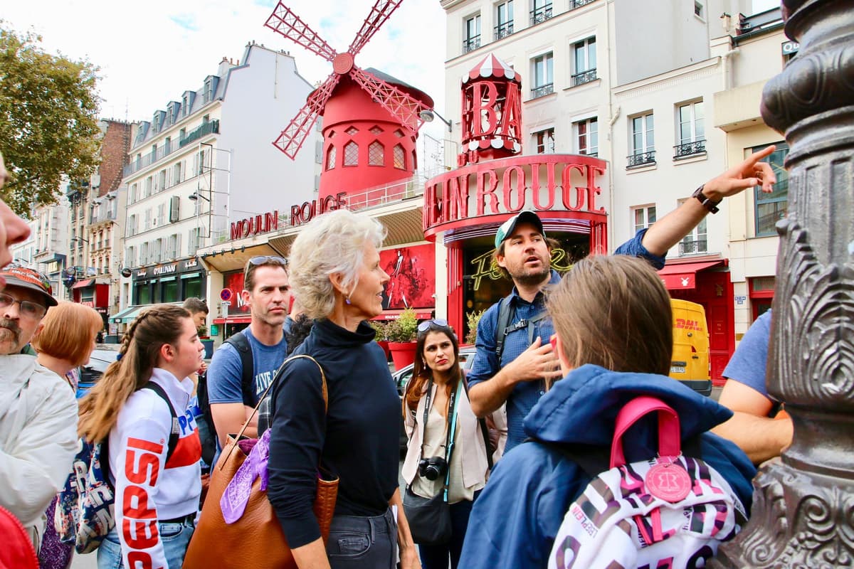 Tour a pie de medio día por los principales monumentos de París con un guía divertido
