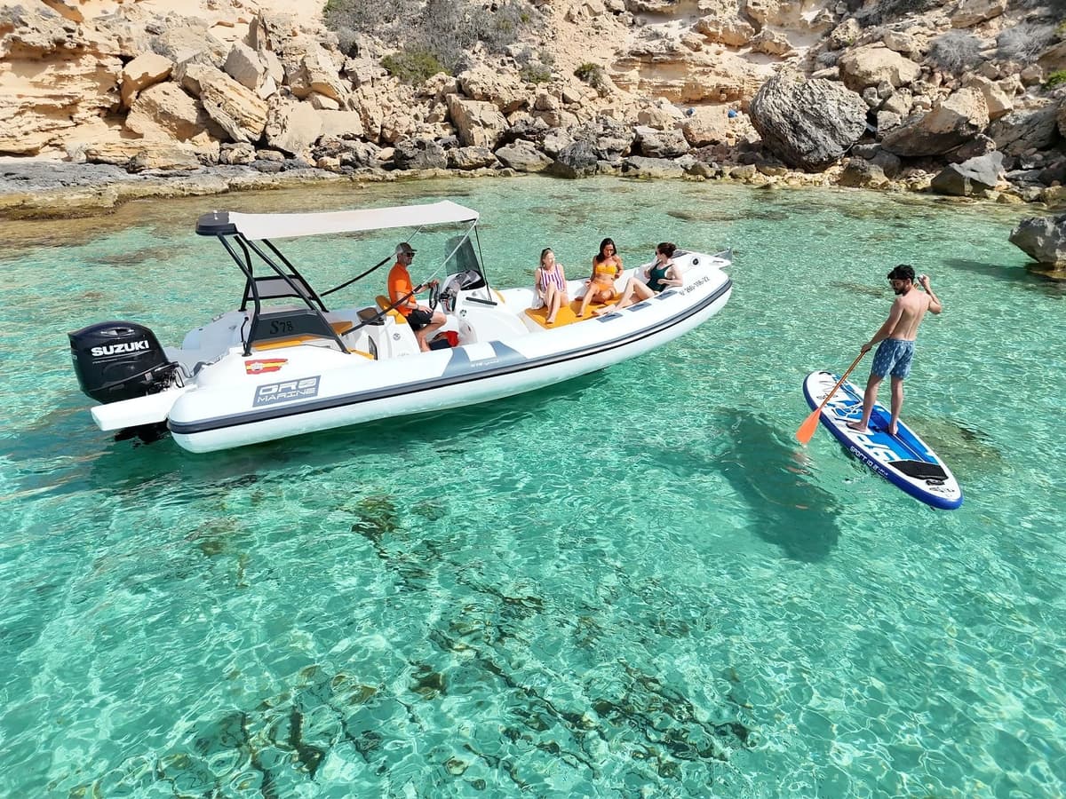 Excursión Privada en Barco y Snorkel a la Reserva Marina de Mallorca
