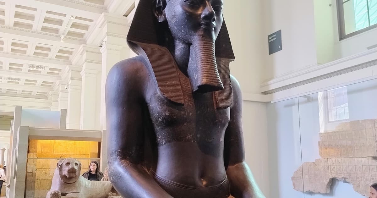 London: Historian's British Museum Tour in English & Spanish