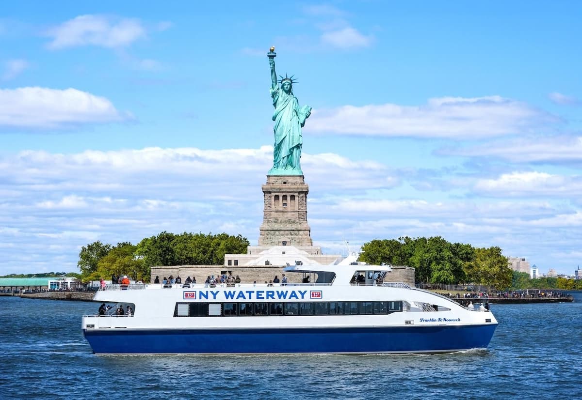 NYC: Statue of Liberty Quick Cruise (50min)