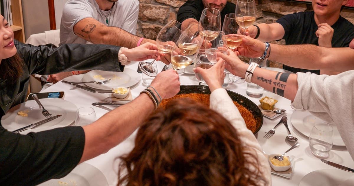 Barcelona: El Born Gourmet Tapas & Wine Small Group Tour