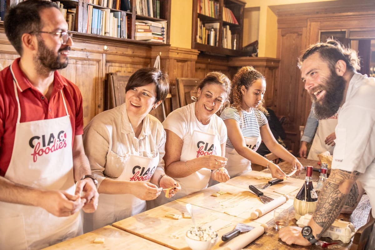 Florence VIP Tagliatelle, Ravioli & Tiramisu Class with Wine