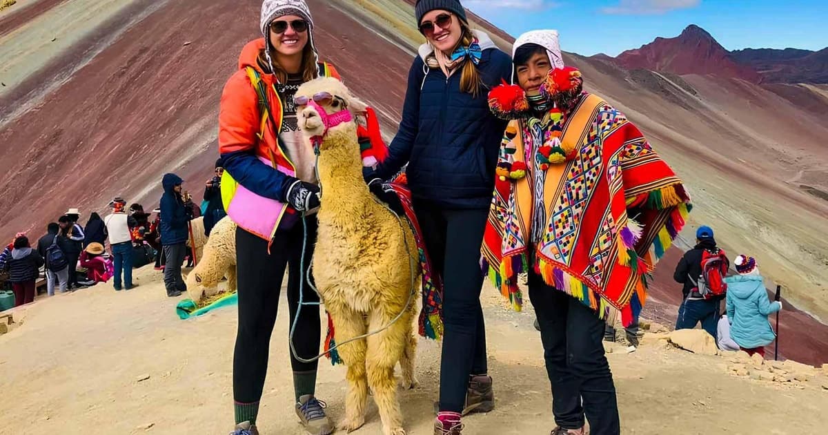 Cusco: Tour de 1 día a la Montaña de los Colores y el Valle Rojo con almuerzo
