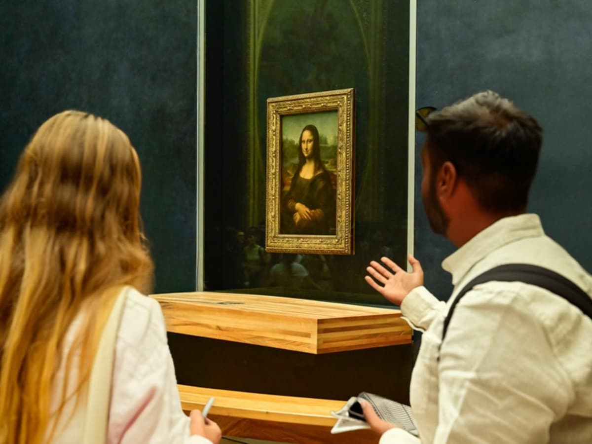 Paris: Semi-Private Tour of the Louvre Museum and Mona Lisa