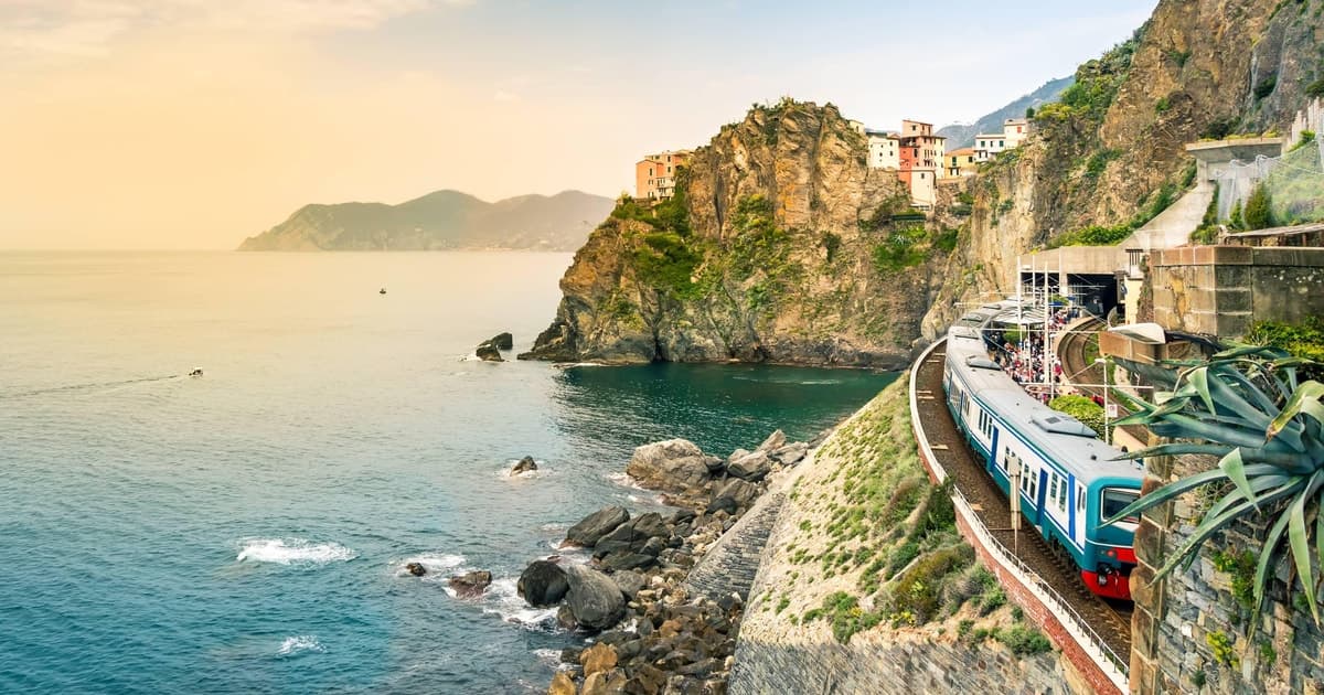 Tren exprés de Cinque Terre: tren entre La Spezia y Riomaggiore
