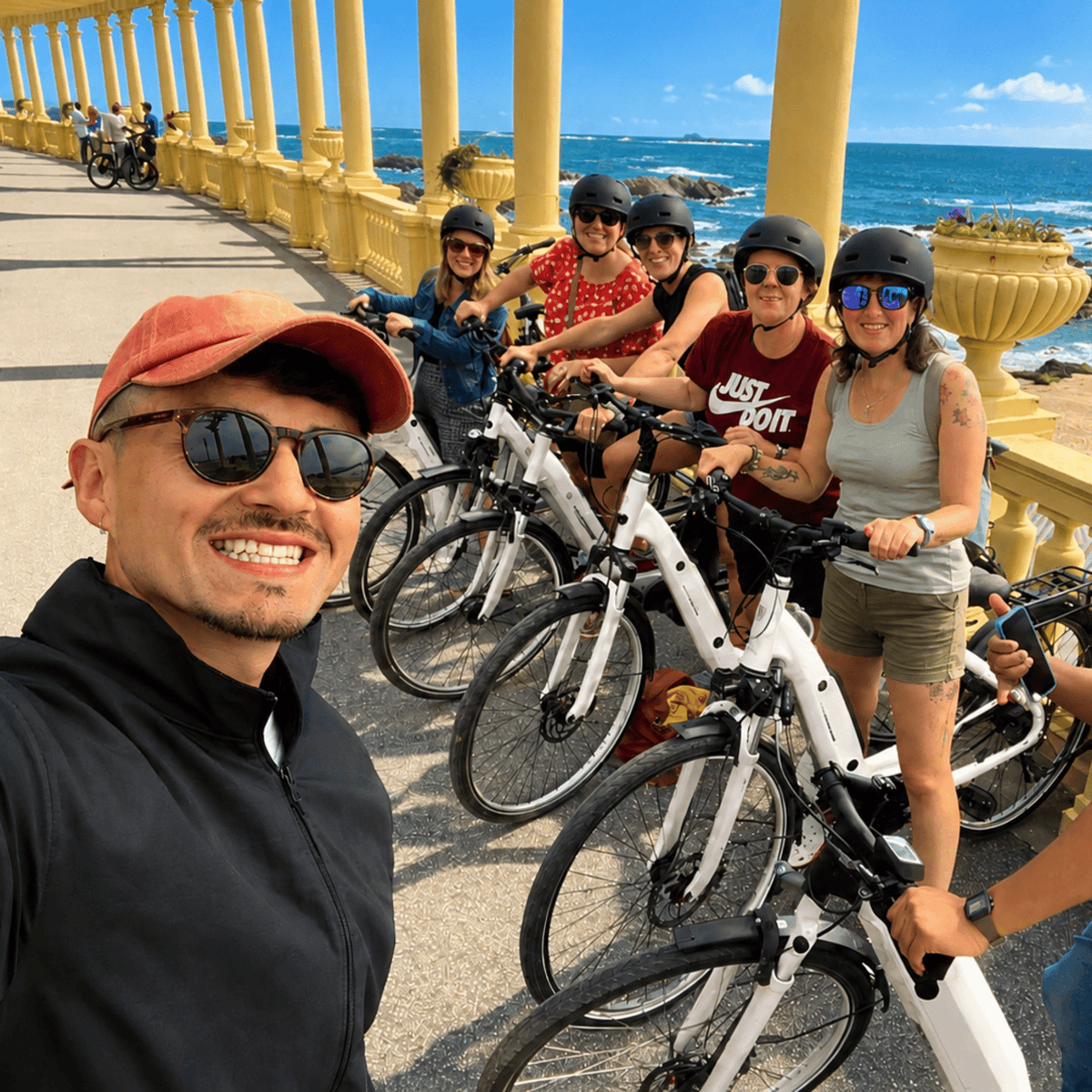 Porto: Private Guided E-Bike Tour sea, riverside and parks