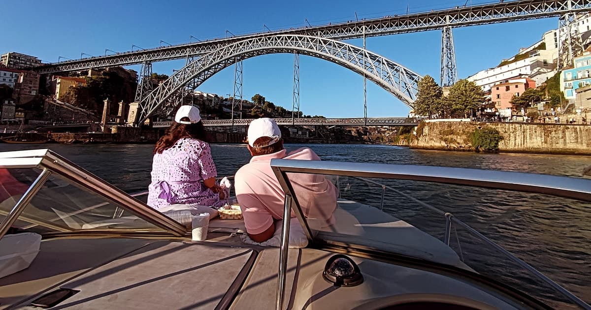 Porto: Boat Tour – 6 Bridges, Ribeira & Estuary