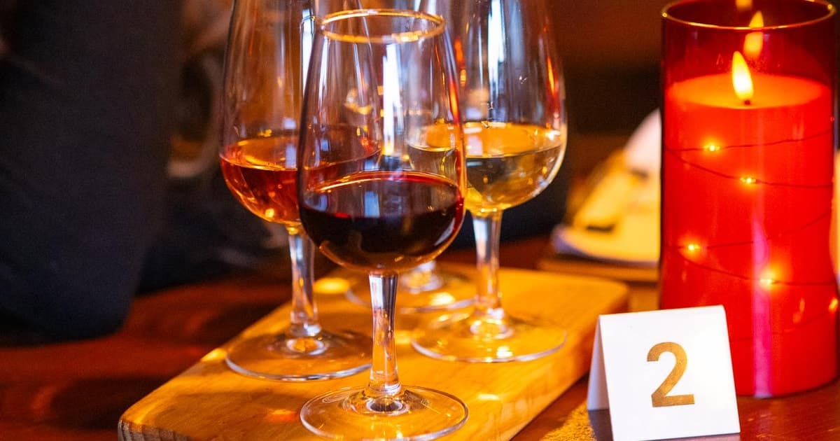 Lisbon: Taste Portugal - Wine or Beer with Local Bites