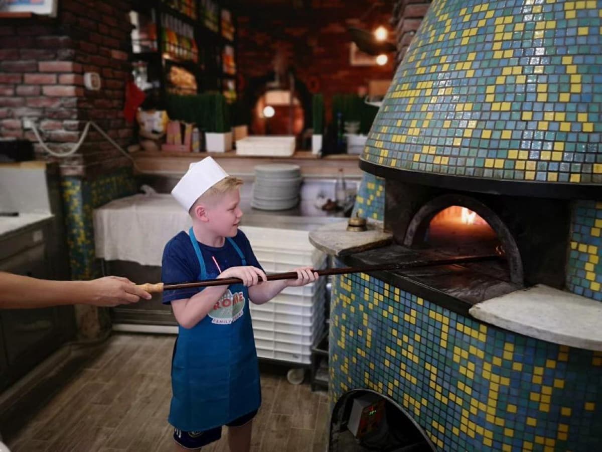Rome: Pizza & Tiramisu Making Class