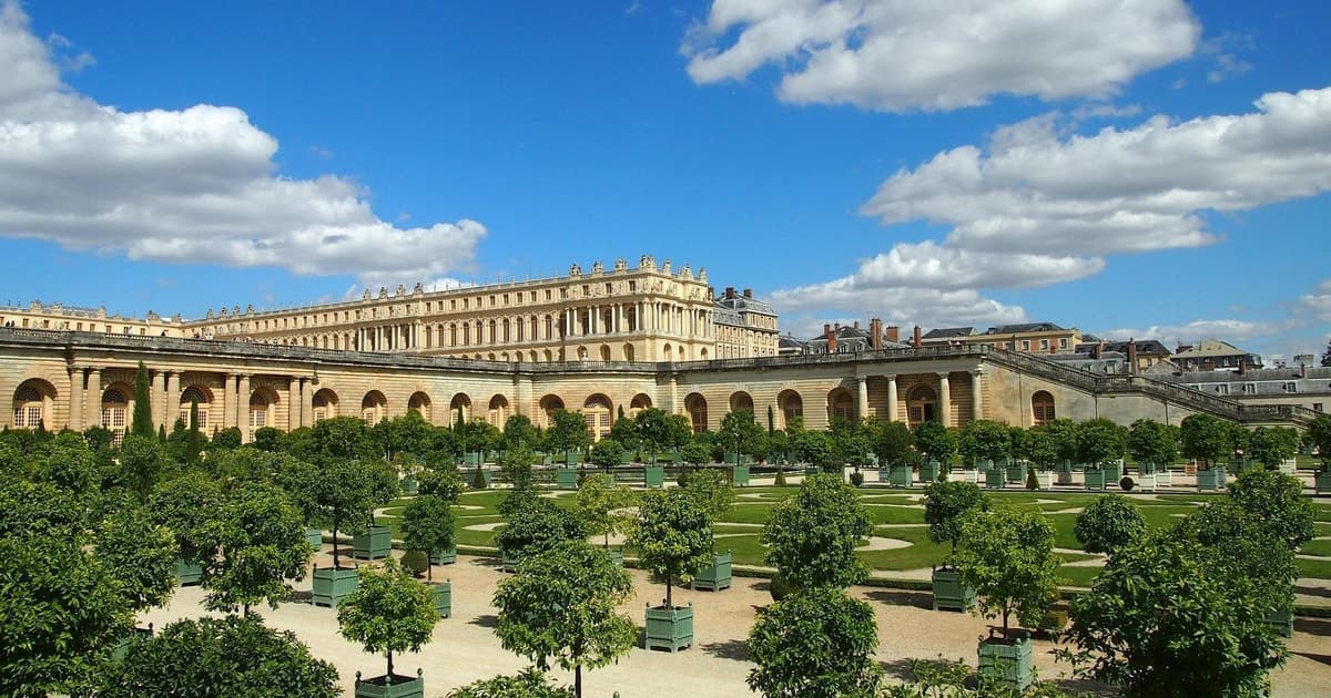 Tour guiado por el Palacio de Versalles + pase de un día