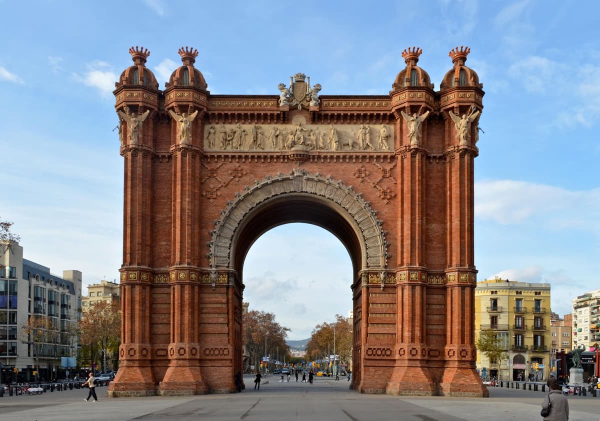 Barcelona: Gothic Quarter Walking Tour with Guide