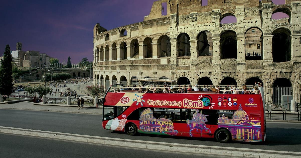 Roma: Visita Nocturna en Autobús Descapotable