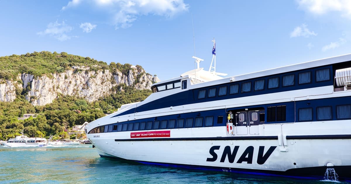 Capri desde Sorrento: paseo en barco panorámico y tiempo libre en la isla