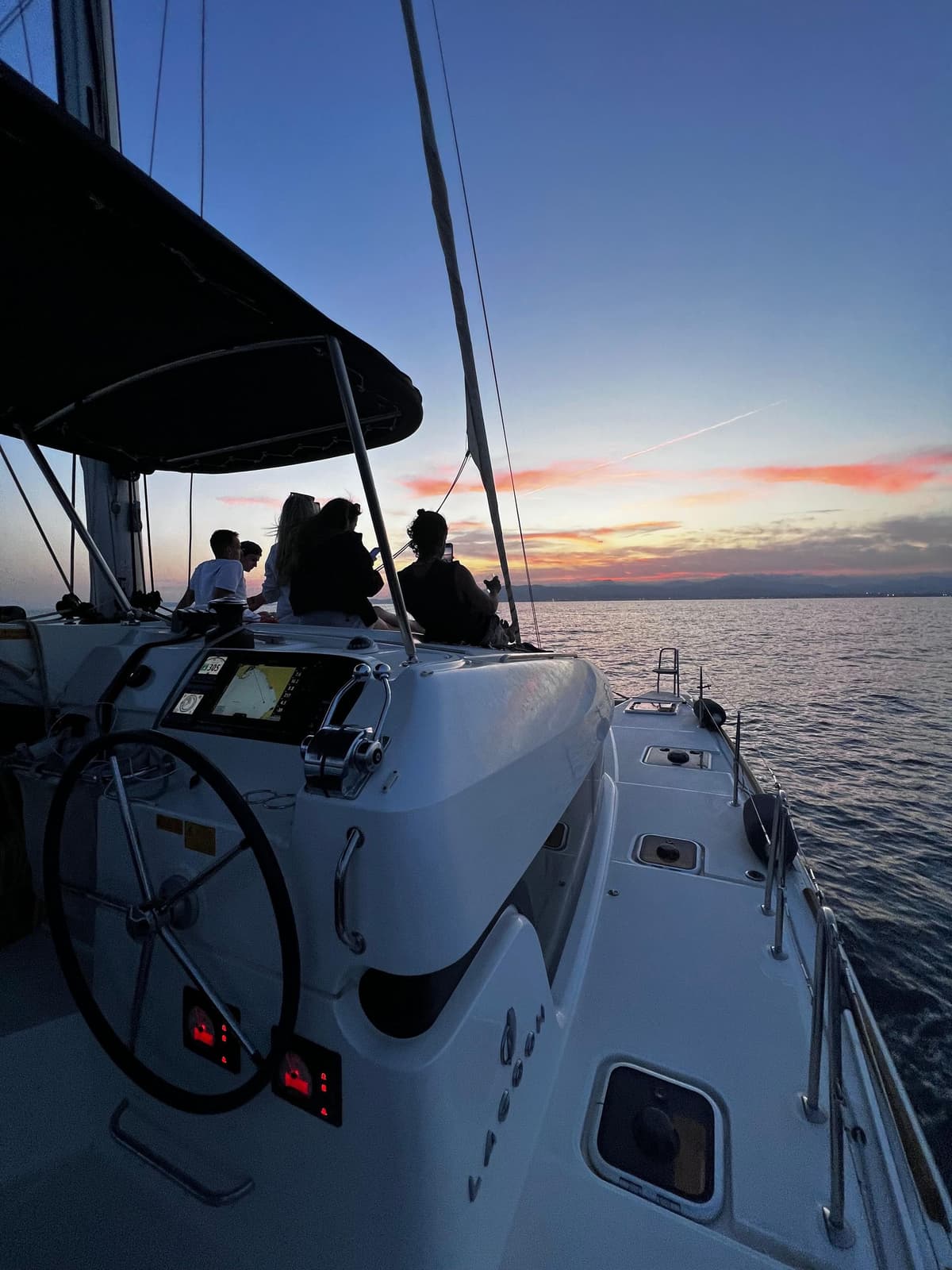 Palma: Paseo en catamarán para pequeños grupos con Tapas, Snorkel y SUP